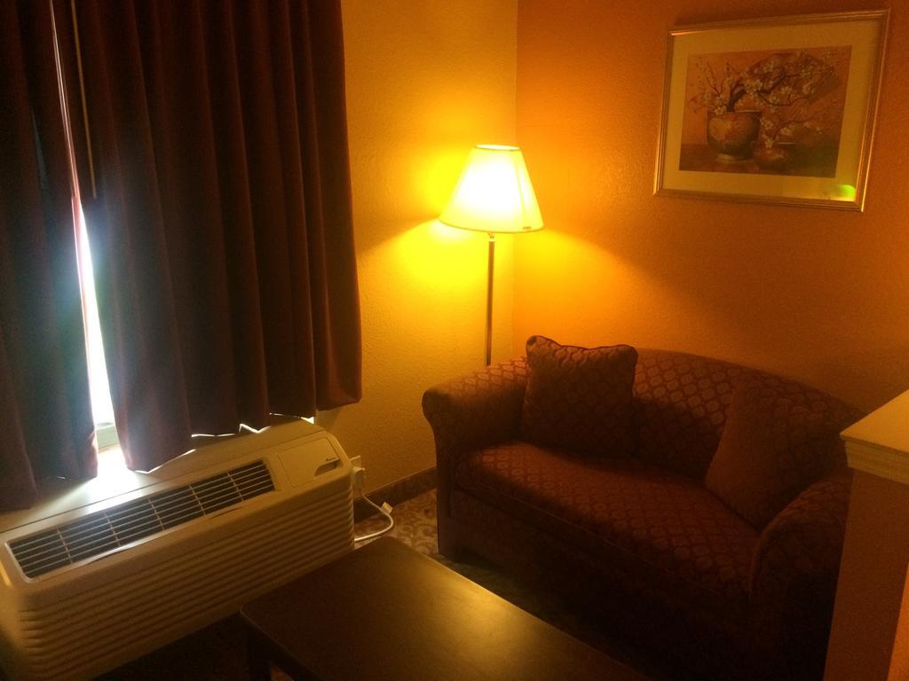 Luxury Suites Пенсакола Номер фото